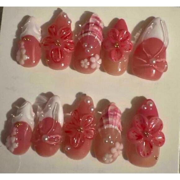 Almond shape press on nails - Picture 2 of 3